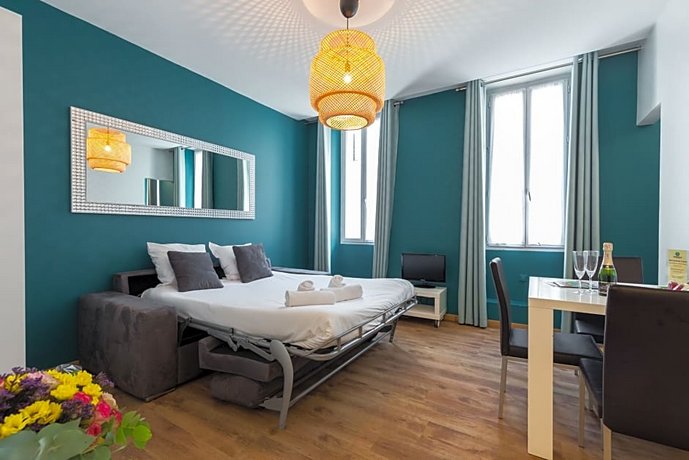 Florella Clemenceau Apartment
