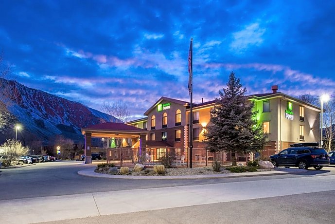 Holiday Inn Express Glenwood Springs Aspen Area