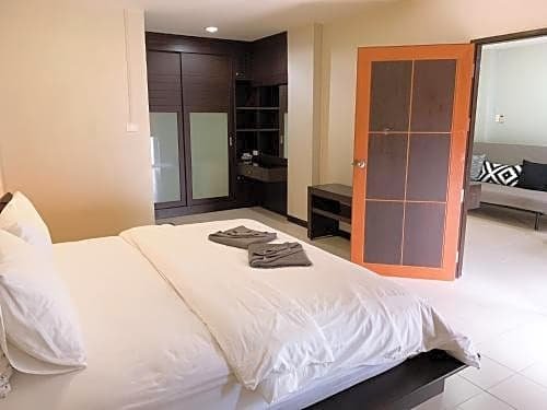 Arada Boutique Place