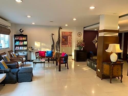 Arada Boutique Place