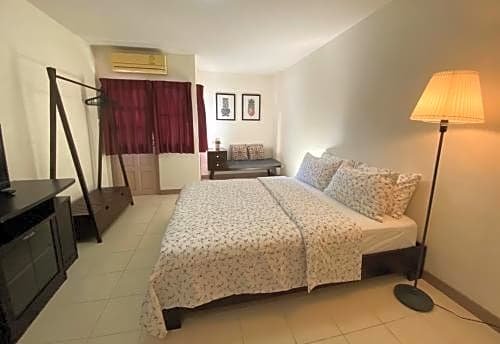 Arada Boutique Place