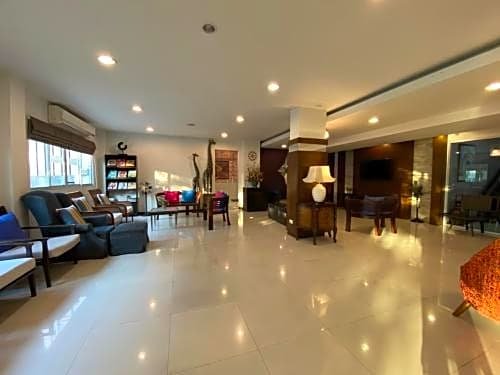 Arada Boutique Place
