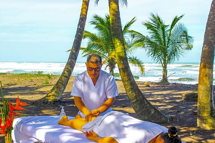 Hotel Tortuguero Beachfront