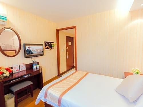 Greentree Inn Shanghai Caoan Road Textile Express Hotel