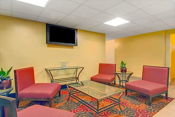 Super 8 by Wyndham Stamford New York City Area Hotel