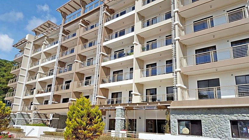 Outlook Ridge Residences