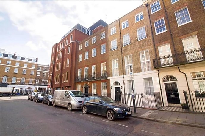Flying Butler Baker Street Apartments