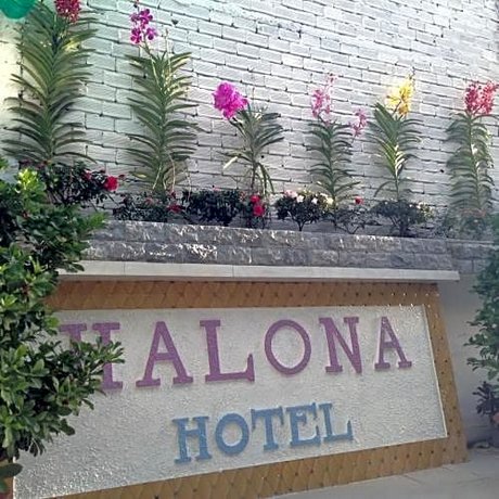 Halona Hotel