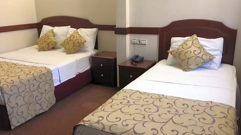 Lal Hotel