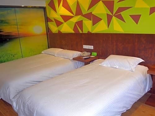 Vatica Shanghai Pudong New District DiShuiLake Hotel