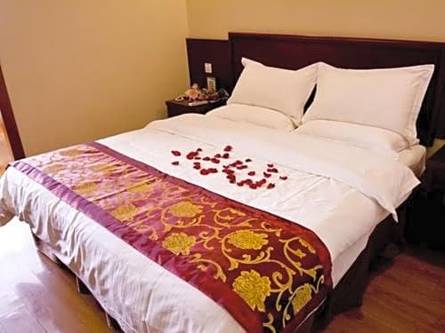 GreenTree Inn Shanghai Hongqiao Hub Convention Center Jinghua Road Shell Hotel