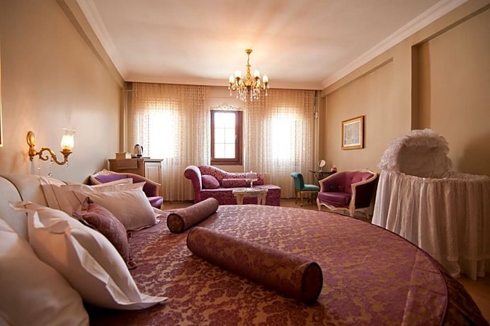 Blue Tuana Suite
