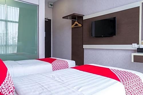 OYO 676 Nasa Hotel