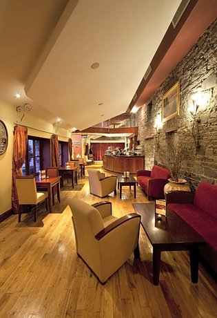 Court Yard Hotel