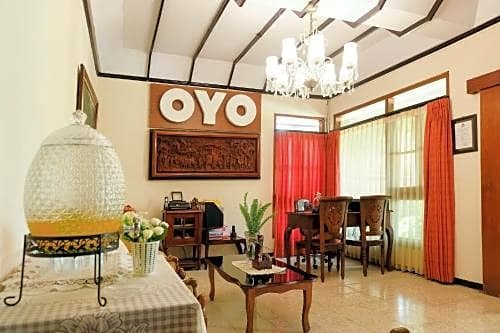 OYO 261 Sasono Putro Residence