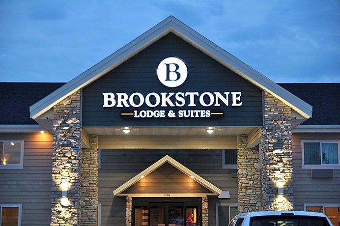 Brookstone Lodge & Suites