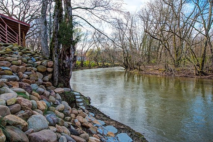 River Bend Inn - Pigeon Forge