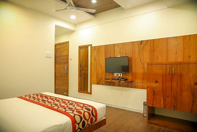 Hotel Madhuri Executive