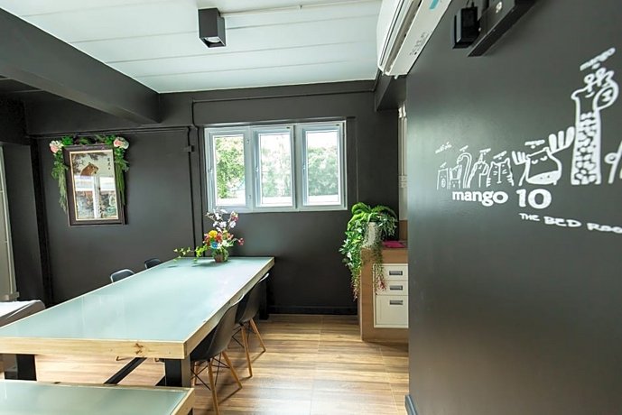 Mango 10 House