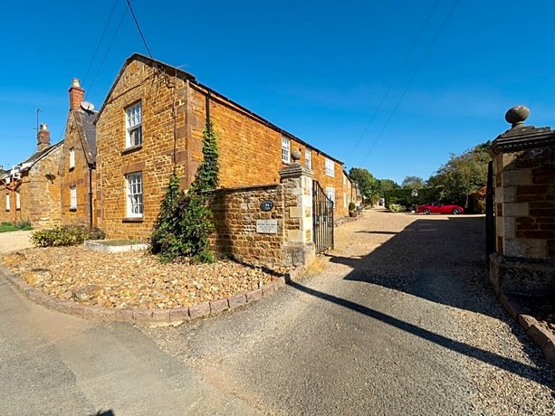 Old White Hart