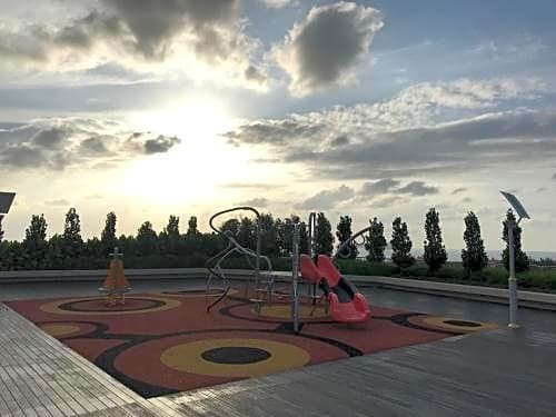 Sunset Seaview Vacation Condos @ Infinity Avenue
