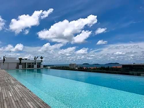 Sunset Seaview Vacation Condos @ Infinity Avenue