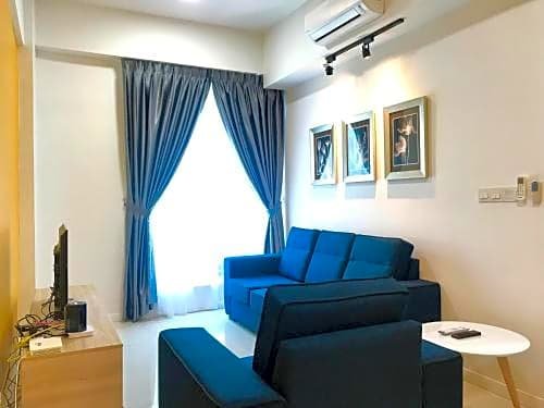Sunset Seaview Vacation Condos @ Infinity Avenue