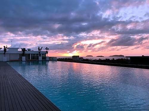 Sunset Seaview Vacation Condos @ Infinity Avenue