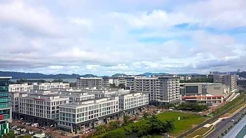 Sunset Seaview Vacation Condos @ Infinity Avenue