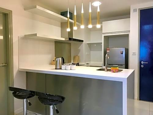 Sunset Seaview Vacation Condos @ Infinity Avenue