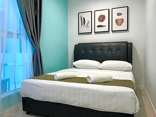 Sunset Seaview Vacation Condos @ Infinity Avenue