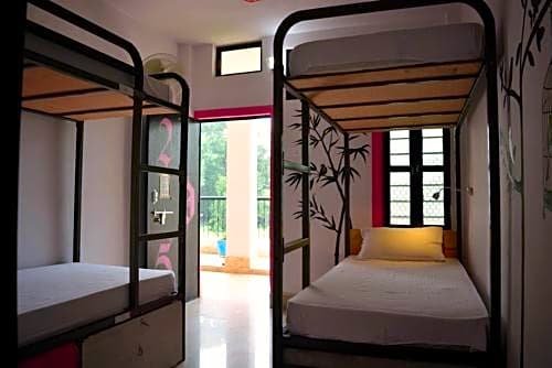HosteLaVie - Varanasi
