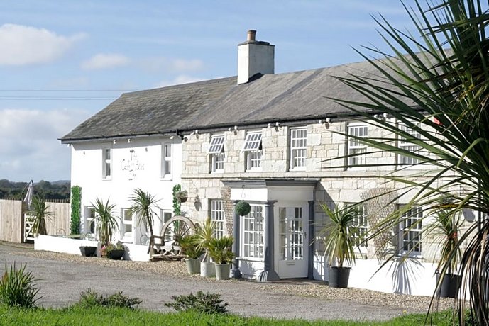 The Coach And Horses Inn Praa Sands