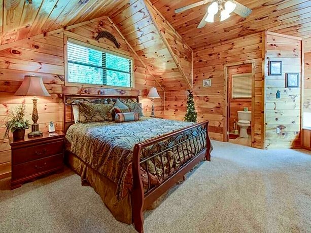 Our Mountain Getaway 3 Bedrooms Sleeps 12 Hot Tub 2 Jacuzzis WiFi