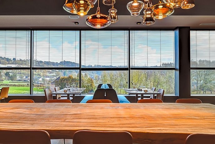 R hotel experiences