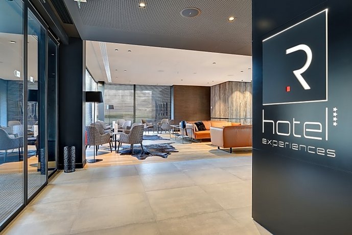 R hotel experiences