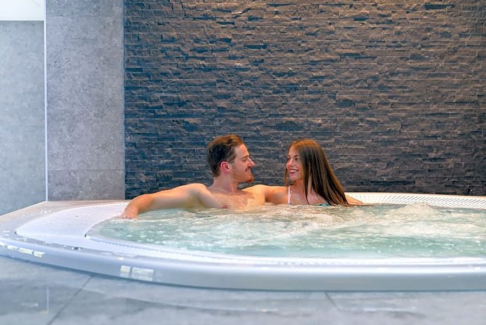 R hotel experiences
