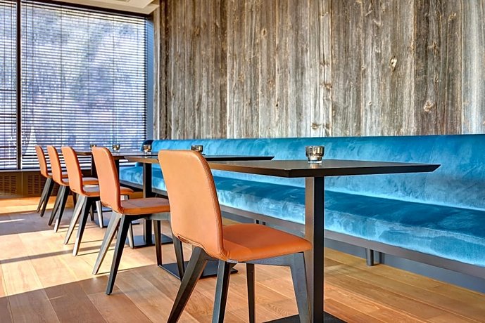 R hotel experiences