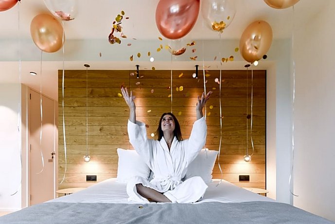 R hotel experiences