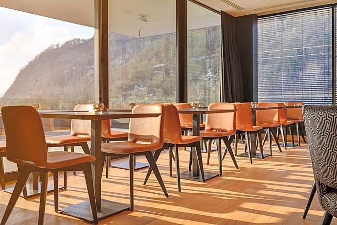 R hotel experiences