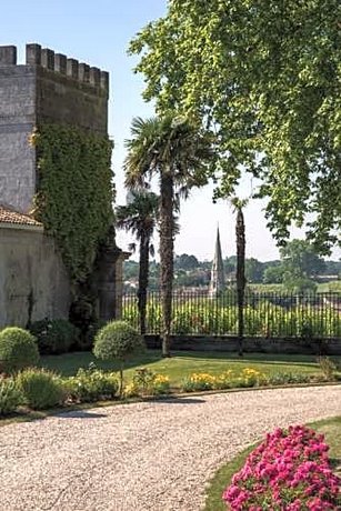 Hotel The Originals Relais du Chateau d'Arche
