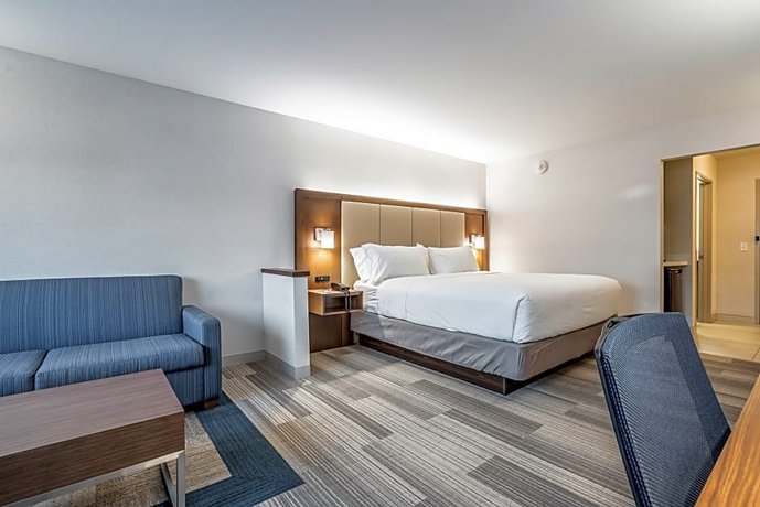 Holiday Inn Express & Suites Platteville