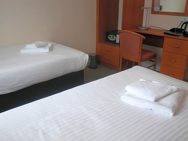 Sk Heathrow Hotel (ex. Shepiston Lodge Heathrow)