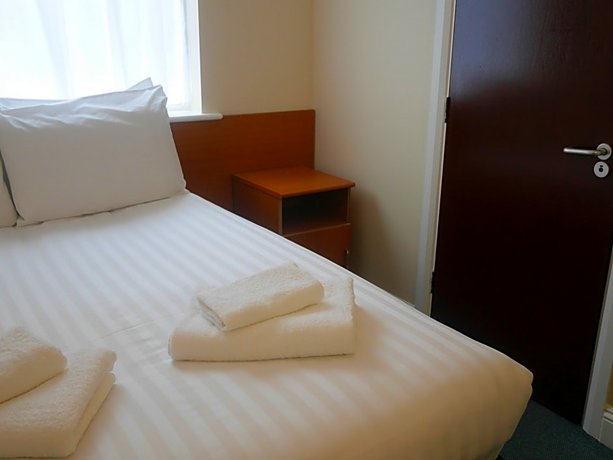 Sk Heathrow Hotel (ex. Shepiston Lodge Heathrow)