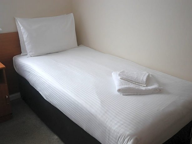 Sk Heathrow Hotel (ex. Shepiston Lodge Heathrow)