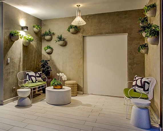 Tropica Beach Hotel