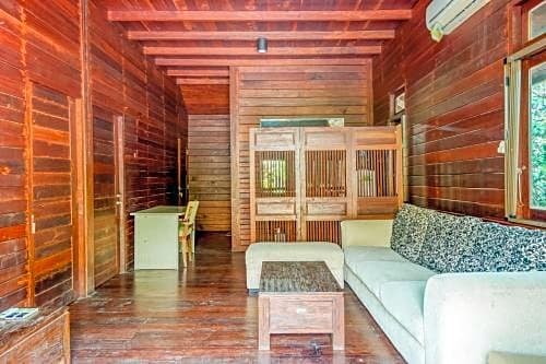 RedDoorz Resort @ Taman Wisata Mangrove