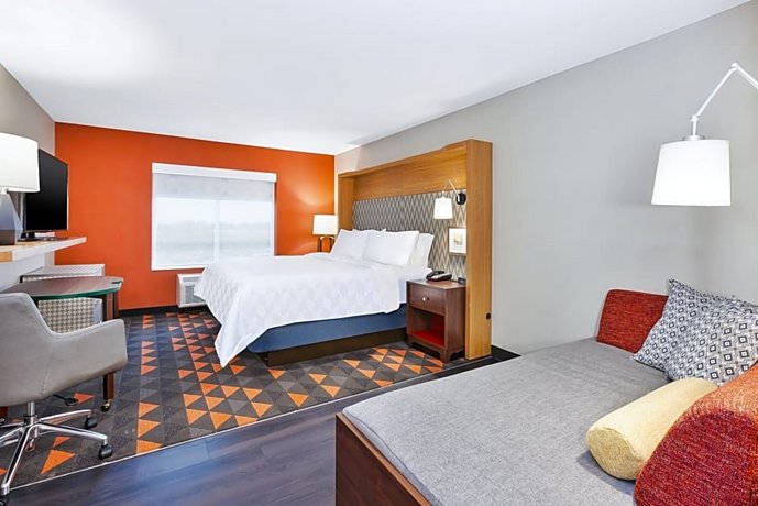 Holiday Inn & Suites - Toledo Southwest - Perrysburg