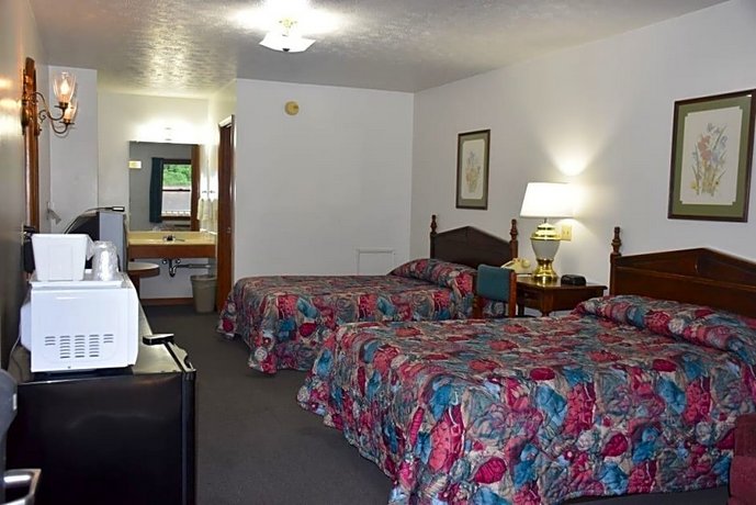 Elkins Economy Inn