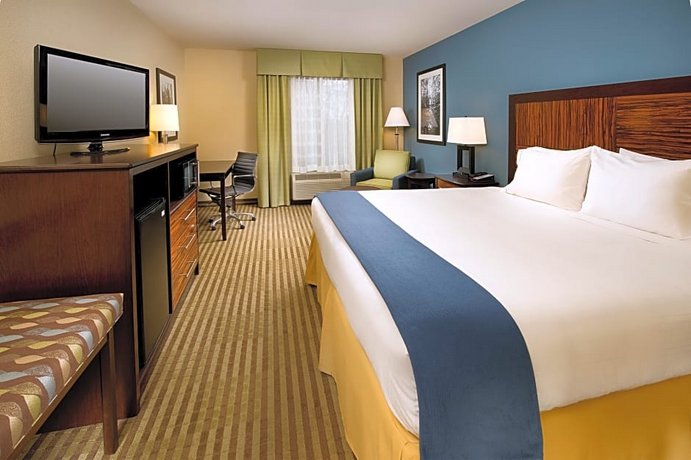 Holiday Inn Express Hotel & Suites Tullahoma